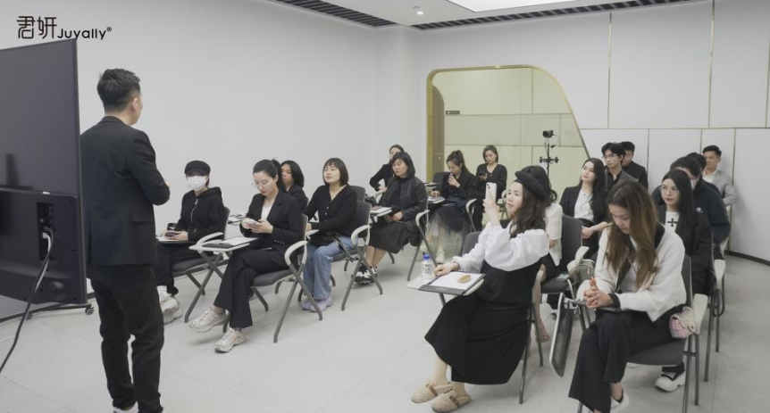 高速入局抖音本地生活医美领域，君妍携美商达人创业营打造可持续医美流量